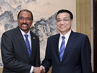 李克强会见联合国艾滋病规划署执行主任西迪贝