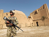 求人求己都难 伊拉克面临三大危险