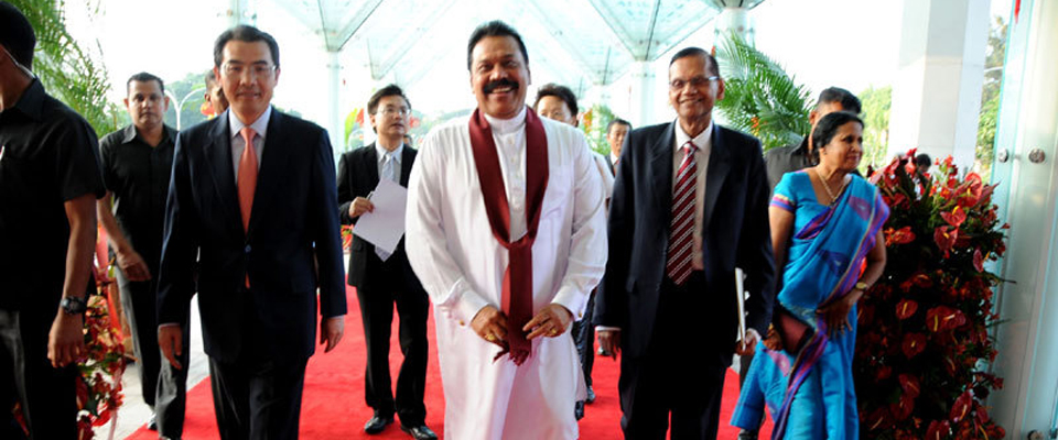 斯裏蘭卡總統拉賈帕克薩、總理賈亞拉特納通過新華網向中國人民拜年