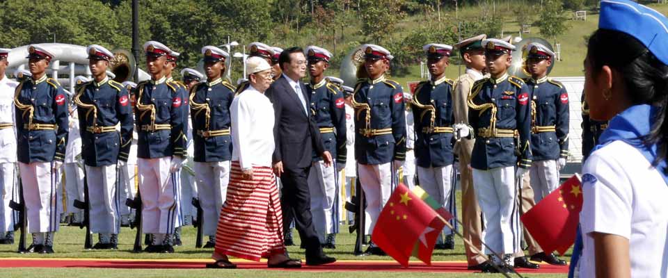 李克强同缅甸总统吴登盛举行会谈