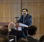 鲁炜施展“互联网外交”魅力