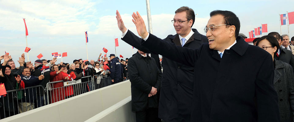 李克强与武契奇共同出席贝尔格莱德跨多瑙河大桥竣工仪式