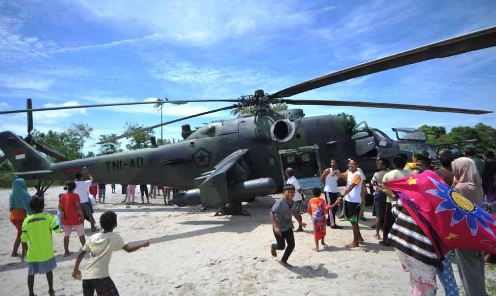 印尼空军搜救飞机停靠加里曼丹岛