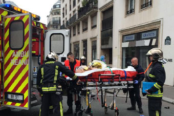 法国杂志社遇袭12人死亡
