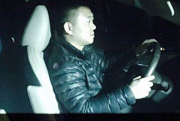房祖名凌晨刑满获释 乘车离开看守所