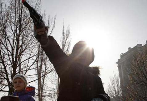 法德俄乌四国外长呼吁严格执行新明斯克协议