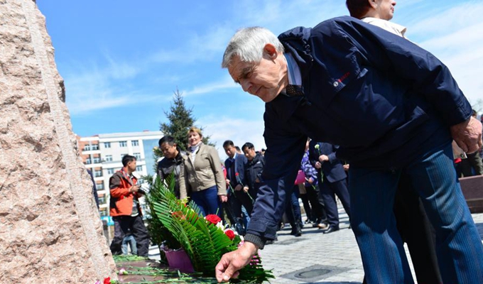 俄罗斯老兵来绥芬河缅怀烈士