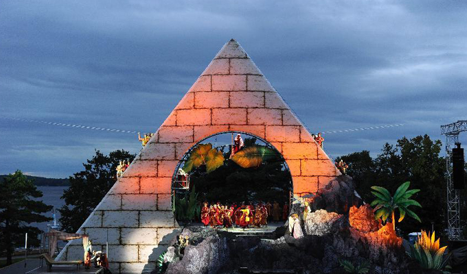 歌剧《魔笛》在柏林上演