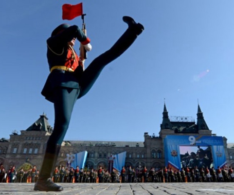 红场阅兵要向世界展示什么_寰球立方体_新华