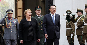 智利總統用“兩場檢閱儀式”歡迎李克強