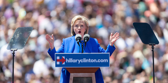 希拉里大打亲民牌胜算几何?