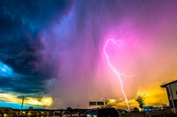 摄影师捕捉气象奇景