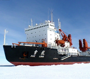 "雪龙"号紧急救援俄受困科考船