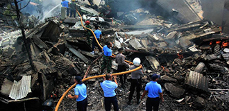 印尼一架军用运输机坠毁