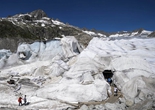 瑞士为冰川披隔热罩 以防止其消融（组图）