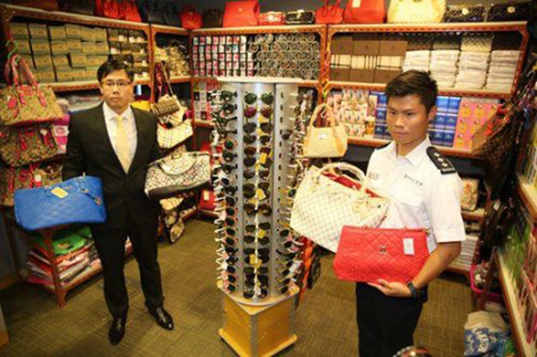 香港破近10年最大假货案 涉LV等多个品牌
