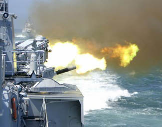 特写：泰州舰上战斗的一天