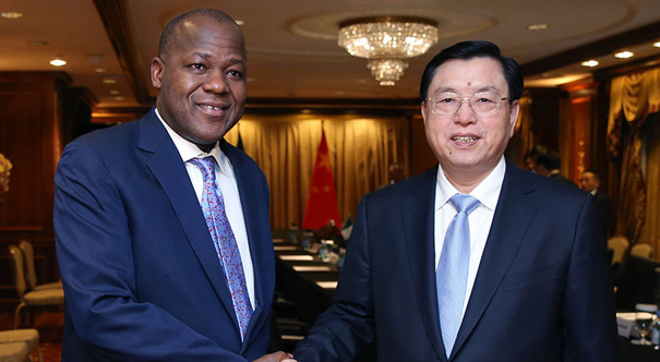 张德江会见尼日利亚众议长多加拉