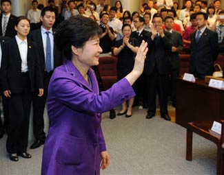 朴槿惠敦促安倍继承正确的历史观