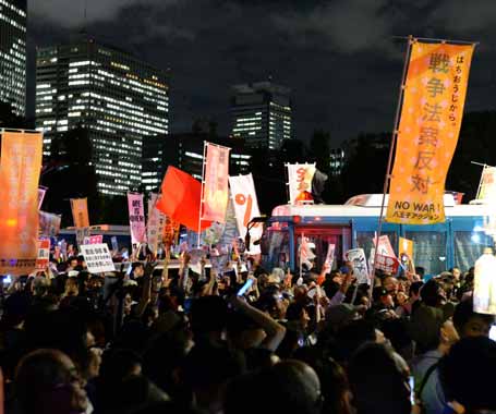 安倍内阁支持率降至36% 再创历史新低
