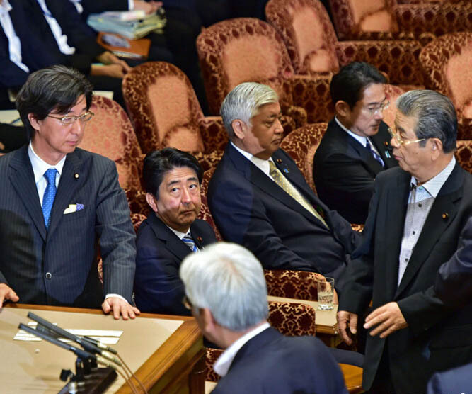 安倍政府连夜推进新安保法