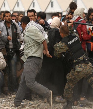 难民继续涌入 欧洲作何选择？