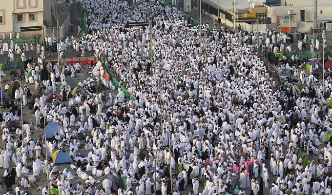 250万穆斯林聚集麦加参加朝圣