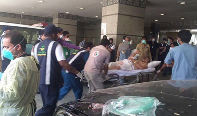 沙特麦加朝觐发生踩踏事件 医护人员正在急救伤者