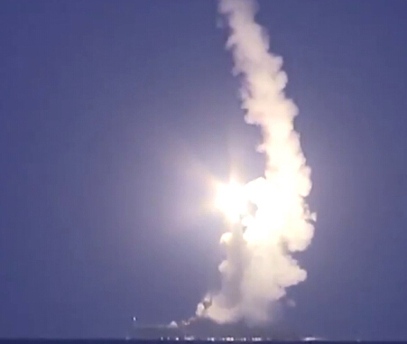 俄4艘军舰发射26枚巡航导弹轰炸IS