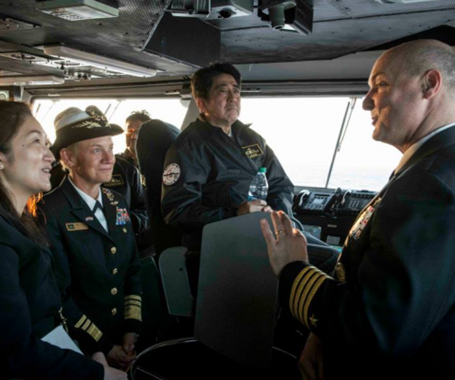 安倍参加阅舰式 要求海自&ldquo;做好准备&rdquo;