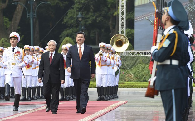 习近平出席越共中央总书记举行的欢迎仪式