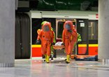 波兰举行反恐演习 模拟地铁站遭遇生化袭击