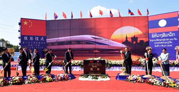 张德江与朱马里出席中老铁路开工奠基仪式
