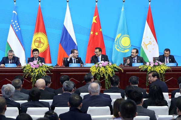 上合组织成员国领导人共同会见记者