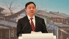 陈肇雄在“互联网+”之智能制造与转型升级议题发表主旨演讲