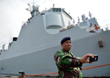 中国海军舰艇编队抵达印度尼西亚访问