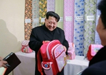 金正恩视察平壤金正淑纺织厂