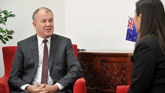 独家专访新西兰驻华大使麦康年