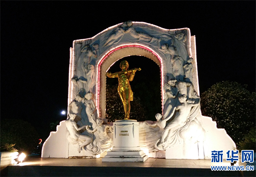 泰国“小人国”到“大世界”--餐饮带动景区旅游