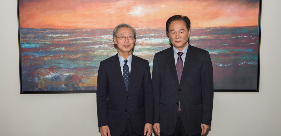 新华社社长蔡名照会见日本共同社社长福山正喜