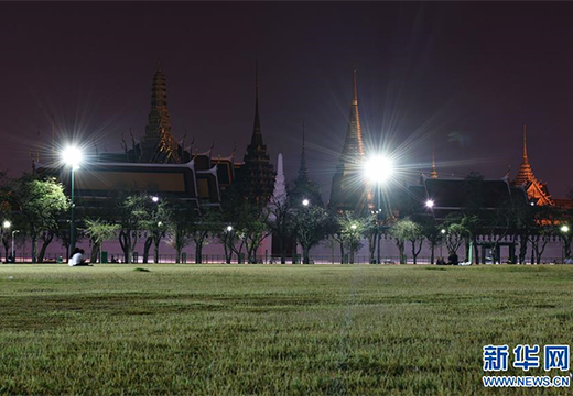 泰国曼谷参加“地球一小时”节能活动