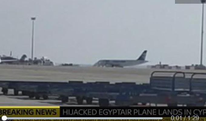 埃及航空飞开罗班机遭劫持