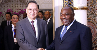 俞正声会见加蓬总统邦戈