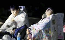 熊本县再遭强震 避难所人满为患