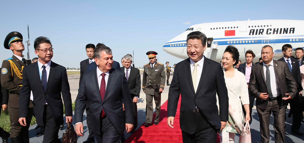 習近平開始對烏茲別克斯坦進行國事訪問並出席上合峰會