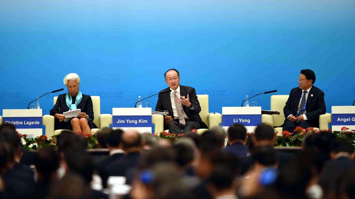 世界銀行行長金墉在峰會上發言