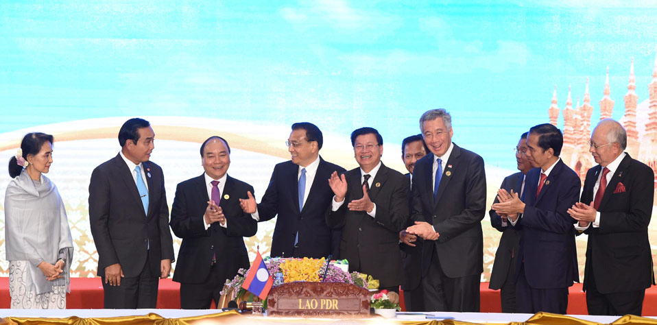 李克强出席中国－东盟建立对话关系25周年纪念仪式