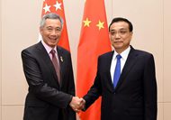 李克强会见新加坡总理