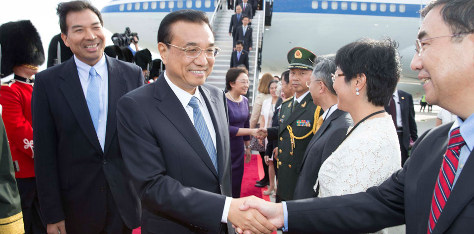 李克强抵达渥太华对加拿大进行正式访问