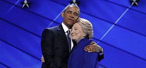 民主党大会奥巴马交棒给希拉里 两人温情相拥